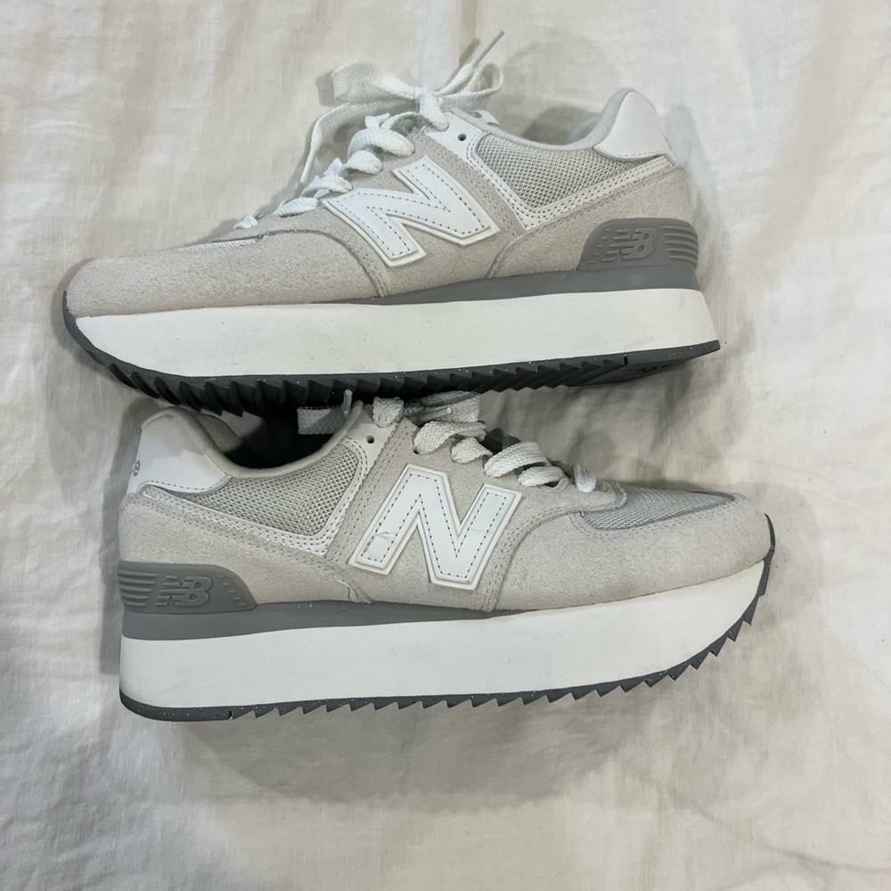 Women’s New Balance sneakers